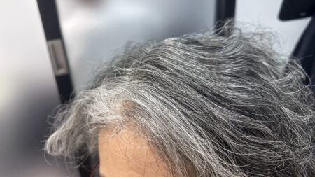 くせ毛は分け目を変えればいかせる！横浜